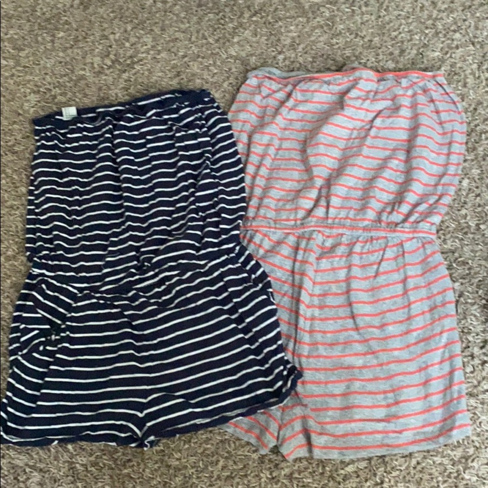 Set of two strapless rompers
